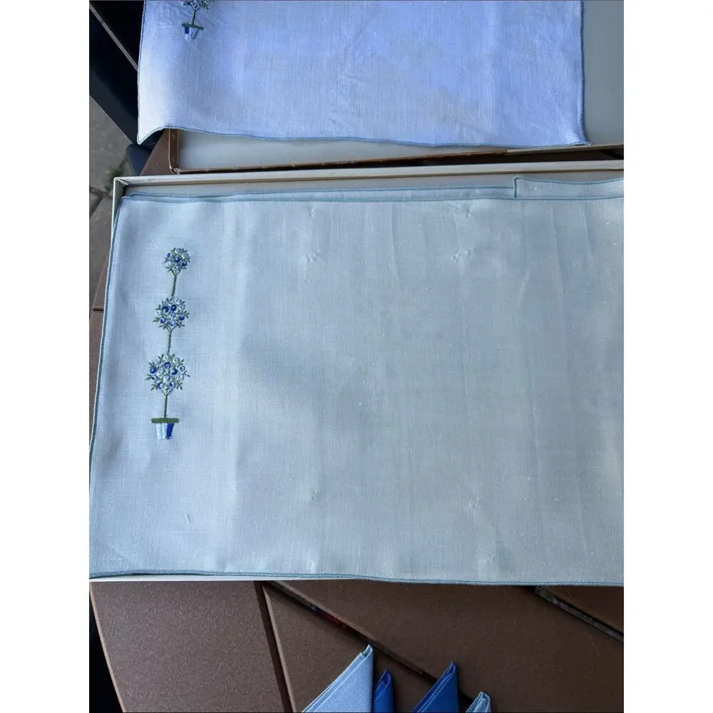 Victory linen placemats